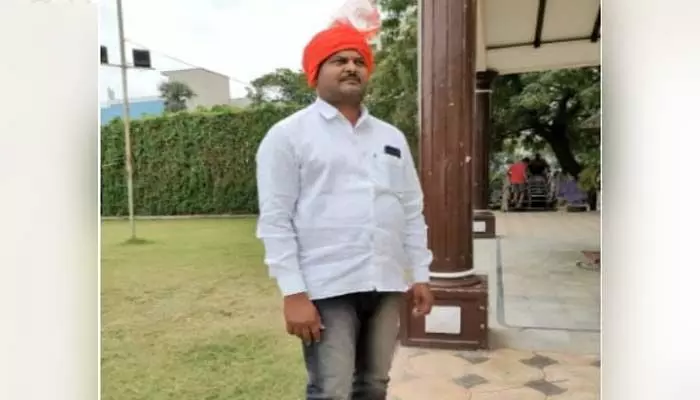 బీసీ రిజర్వేషన్ల జీవో పై హైకోర్టు స్టే.. ఓసీ నేత వివాదాస్పద వ్యాఖ్యలు..! బీసీ రిజర్వేషన్ల జీవో పై హైకోర్టు స్టే.. ఓసీ నేత వివాదాస్పద వ్యాఖ్యలు..!