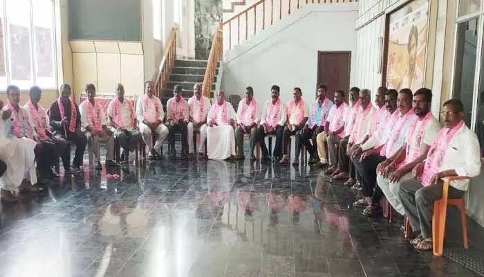 కాంగ్రెస్ పార్టీకి స్థానిక సంస్థల ఎన్నికలు నిర్వహించే దమ్ము లేదు : బీఆర్ఎస్ కాంగ్రెస్ పార్టీకి స్థానిక సంస్థల ఎన్నికలు నిర్వహించే దమ్ము లేదు : బీఆర్ఎస్
