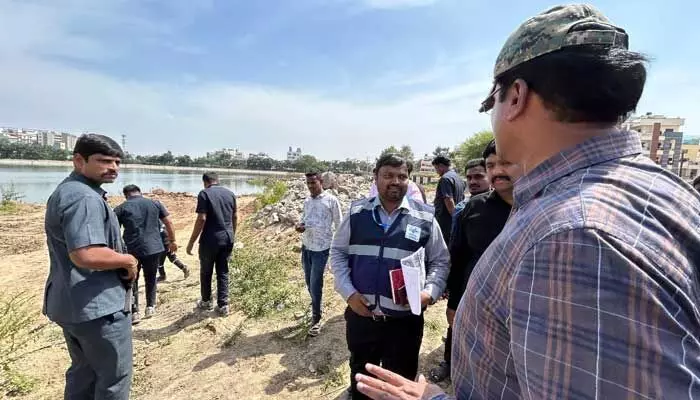 Hydra Operations: హైడ్రా ఆపరేషన్స్.. ఒకేసారి రూ. 1100 కోట్ల విలువైన భూమిని కాపాడిన సంస్థ Hydra Operations: హైడ్రా ఆపరేషన్స్.. ఒకేసారి రూ. 1100 కోట్ల విలువైన భూమిని కాపాడిన సంస్థ