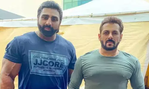 సినీ ఇండస్ట్రీలో తీవ్ర విషాదం.. గుండెపోటుతో ప్రముఖ నటుడు మృతి