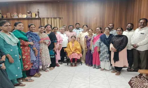 మెడిసిన్ సీట్ సాధించిన శ్రీవాణి కి అభినంద‌న‌లు