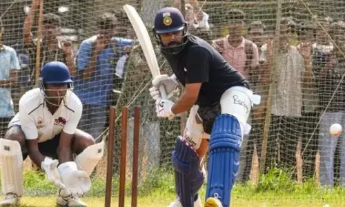 రోహిత్ క్రేజ్ అంటే అది.. ప్రాక్టీస్‌కు కూడా భారీగా ఫ్యాన్స్ హాజరు