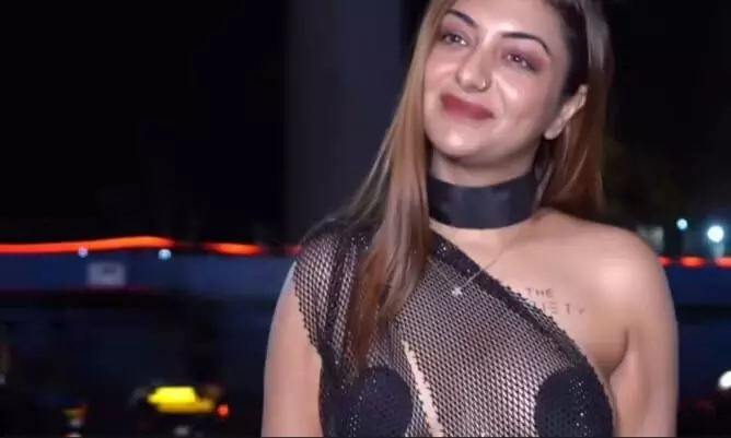 రోడ్డుపై నగ్నంగా ఫొటోలకు పోజులిచ్చిన నటి.. ఛీ.. ఛీ.. ఫ్యాషన్ పేరుతో బట్టలు విప్పి తిరగడమేంటో.. రోడ్డుపై నగ్నంగా ఫొటోలకు పోజులిచ్చిన నటి.. ఛీ.. ఛీ.. ఫ్యాషన్ పేరుతో బట్టలు విప్పి తిరగడమేంటో..