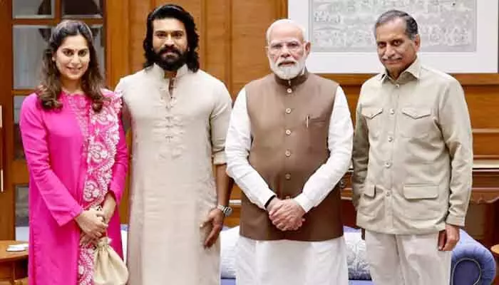 విజయవంతంగా ముగిసిన APL లీగ్.. ప్రధాని మోడీని కలిసిన రామ్చరణ్ దంపతులు విజయవంతంగా ముగిసిన APL లీగ్.. ప్రధాని మోడీని కలిసిన రామ్చరణ్ దంపతులు