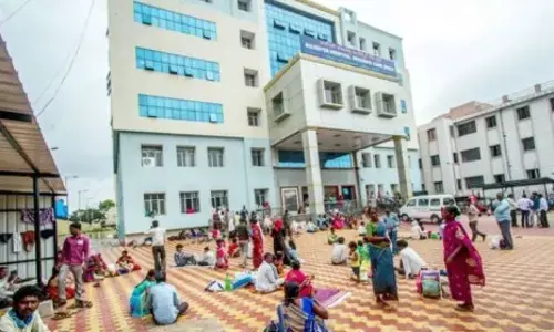 నిలోఫర్‌లో సమస్యల రాజ్యం.. మూడు నెలలుగా పని చేయని లిఫ్ట్‌లు