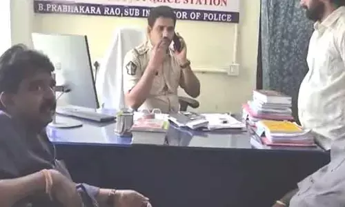 పోలీసులకు వార్నింగ్.. మాజీ మంత్రి పేర్ని నానిపై ఎఫ్ఐఆర్