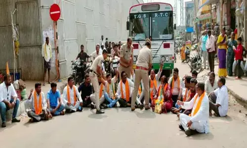 మధుకర్ ఆత్మహత్యకు కారకులైన వారిని కఠినంగా శిక్షించాలి : బీజేపీ