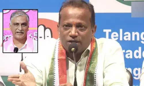 హరీశ్‌రావును గల్ఫ్ కార్మికులు చెప్పుతో కొట్టే పరిస్థితి: అనిల్ ఈరవత్రి సంచలన వ్యాఖ్యలు