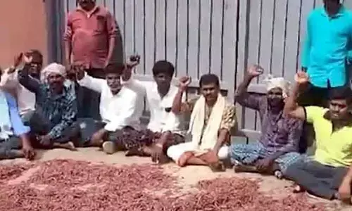 రాష్ట్రంలో నాన్ లోకల్స్‌కు ఉద్యోగాలు.. ఉద్రిక్తత