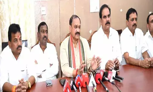 42 శాతం బీసీ రిజర్వేషన్లతోనే లోకల్ ఫైట్ .. టీపీసీసీ చీఫ్ క్లారిటీ..!