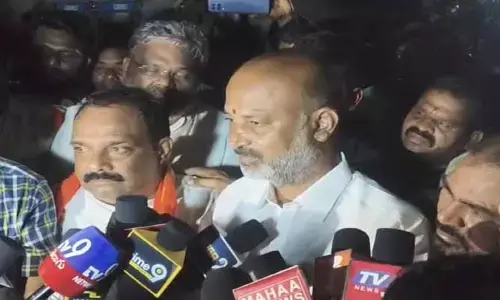 మ‌ధుక‌ర్ ది ఆత్మ‌హ‌త్య కాదు.. కాంగ్రెస్ నాయ‌కుల హ‌త్య : బండి సంజ‌య్