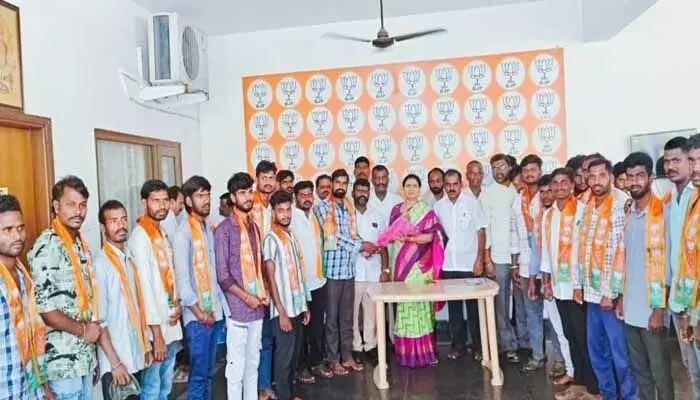 డబుల్ ఇంజన్ సర్కారు ఆవశ్యకత ఉంది : ఎంపీ డీ.కే.అరుణ డబుల్ ఇంజన్ సర్కారు ఆవశ్యకత ఉంది : ఎంపీ డీ.కే.అరుణ