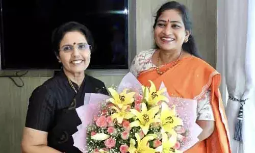 నారా భువనేశ్వరికి డిస్టింగ్విష్డ్ అవార్డు: గర్వంగా  ఉందంటూ హోంమంత్రి ట్వీట్