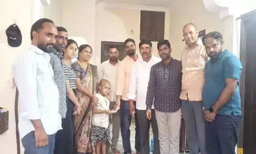 స్నేహితుడి కుటుంబానికి అండగా