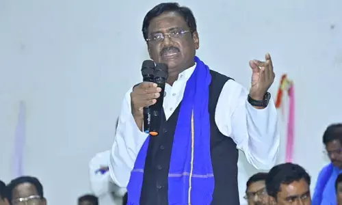 తాను మాల కులస్తుడ‌నే విమ‌ర్శ‌లా..? :  మంత్రి డాక్టర్ వివేక్ వెంకట స్వామి