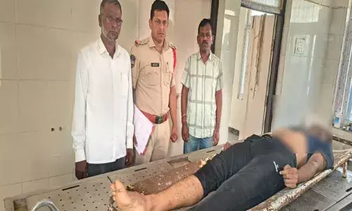 త‌ల్లిదండ్రులు మంద‌లించార‌ని యువ‌కుడు ఆత్మ‌హ‌త్య