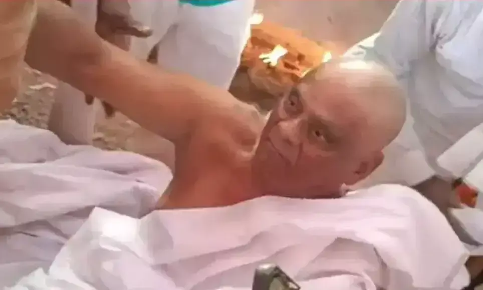 74ఏళ్ల వ్యక్తి.. బతికుండగానే చితిపైకి.. అంత్యక్రియల్లో చుట్టాల ఏడుపు వర్ణనాతీతం