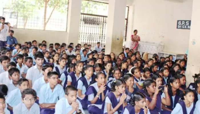 అరకొర వసతులు అరకొర వసతులు