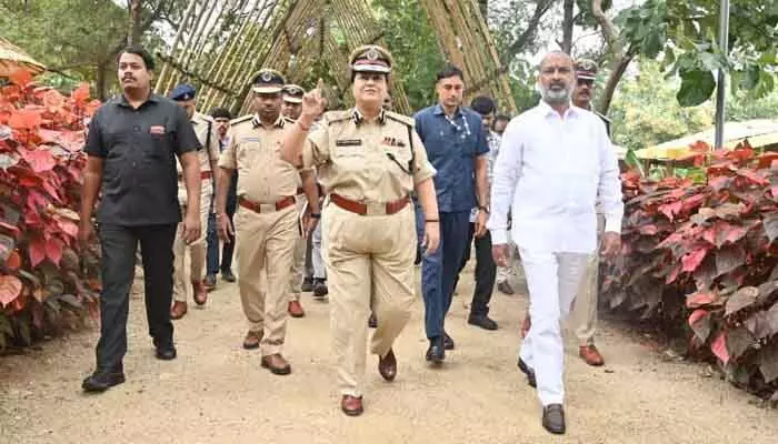 చర్లపల్లి జైలు దేశానికి ఆదర్శం.. కేంద్ర మంత్రి బండి సంజయ్ చర్లపల్లి జైలు దేశానికి ఆదర్శం.. కేంద్ర మంత్రి బండి సంజయ్