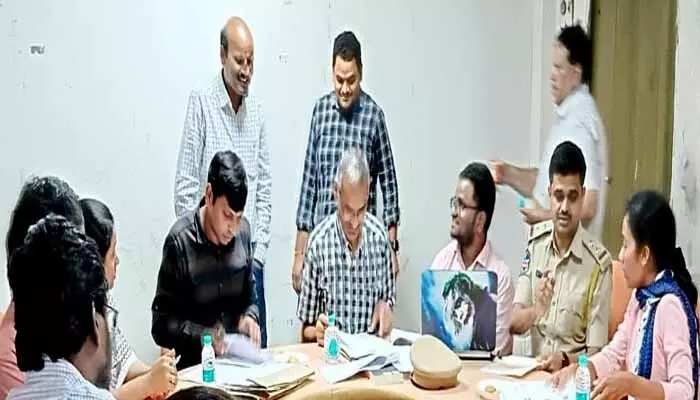 ఎక్సైజ్ శాఖకు గ్రూపు 2 ద్వారా 97 మంది ఎస్సైలు ఎక్సైజ్ శాఖకు గ్రూపు 2 ద్వారా 97 మంది ఎస్సైలు