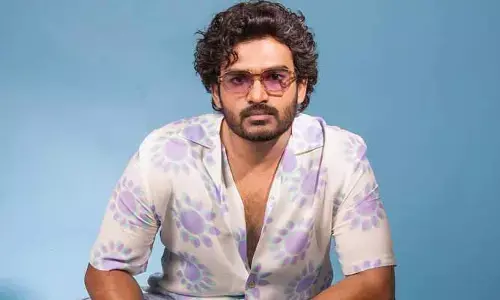 ఆ హీరోను కించపరచడం కరెక్ట్ కాదు.. యాంకర్‌కు స్ట్రాంగ్‌గా ఇచ్చిపడేసిన కిరణ్ అబ్బవరం