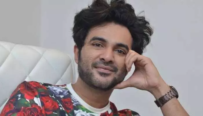 16 మంది అమ్మాయిలతో యంగ్ హీరో సినిమా ? 16 మంది అమ్మాయిలతో యంగ్ హీరో సినిమా ?