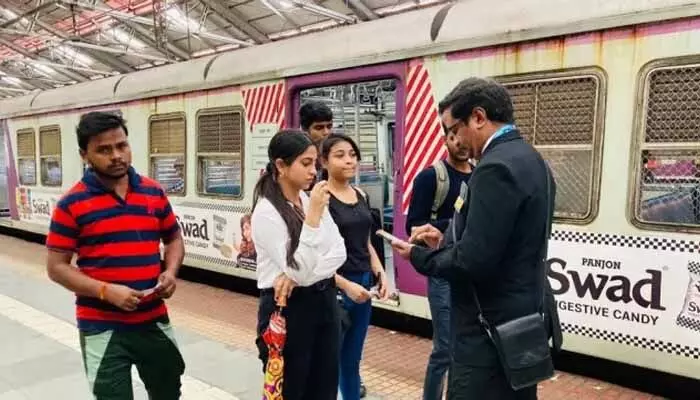 దక్షిణ మధ్య రైల్వేలో ఒక్కరోజులో రూ. 1.08 కోట్ల టికెట్ చెకింగ్ ఆదాయం దక్షిణ మధ్య రైల్వేలో ఒక్కరోజులో రూ. 1.08 కోట్ల టికెట్ చెకింగ్ ఆదాయం
