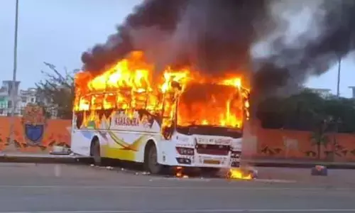 ఘోర బస్సు ప్రమాదం.. 12 మంది సజీవదహనం