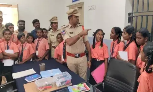 ఆప‌ద‌లో ఉంటే పోలీసుల‌కు స‌మాచారం ఇవ్వాలి సీఐ రామ్ లాల్