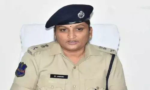 ప్రజల రక్షణే ప్రధాన లక్ష్యంతో పోలీసులు పనిచేయాలి : ఎస్పీ జానకి