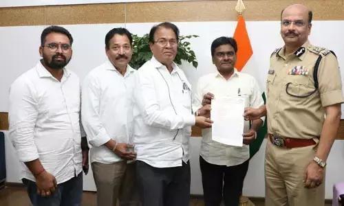 గిరిజనుల మధ్య అపోహలు.. నిజ నిర్ధారణ కమిషన్ వేయాలి.. డీజీపీకి బంజారా మహా సేవా సంఘం విజ్ఞప్తి
