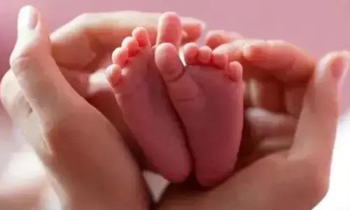 డ్రైవ‌ర్ నిర్ల‌క్ష్యంతో మూడేళ్ల బాలుడు మృతి