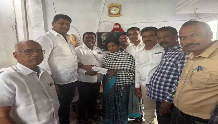 కారుణ్య నియామకాలతోనే ఐకేపీ సిబ్బందికి భరోసా కారుణ్య నియామకాలతోనే ఐకేపీ సిబ్బందికి భరోసా