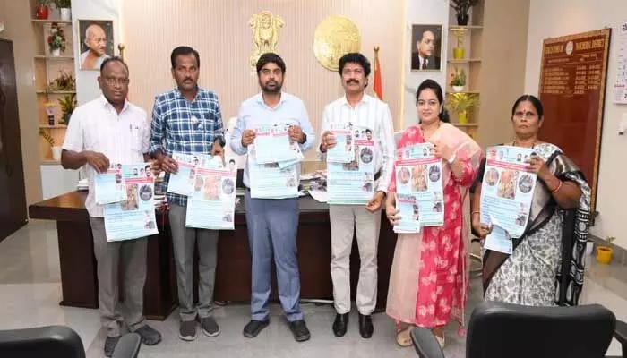 పశు సంపాదను కాపాడుకోవాలి : కలెక్టర్ కుమార్ దీపక్ పశు సంపాదను కాపాడుకోవాలి : కలెక్టర్ కుమార్ దీపక్