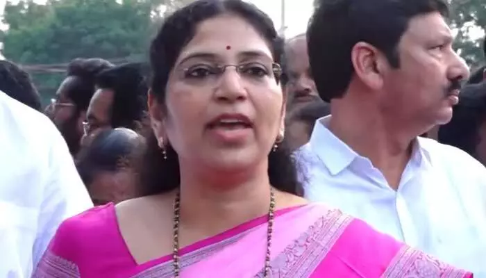 Varudu Kalyani: సిట్ అంటే చంద్రబాబు ఇన్వేస్టిగేషన్ టీమ్ Varudu Kalyani: సిట్ అంటే చంద్రబాబు ఇన్వేస్టిగేషన్ టీమ్