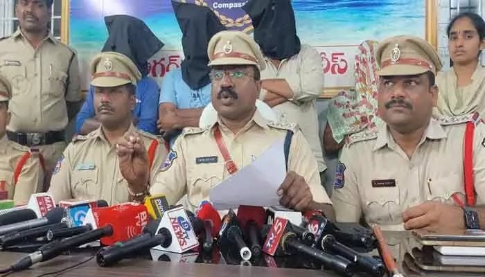 మంత్రగాడి మాయలో పడి భర్తను హతమార్చిన భార్య మంత్రగాడి మాయలో పడి భర్తను హతమార్చిన భార్య