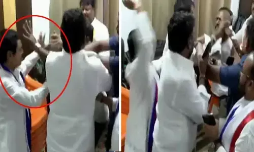 బీజేపీ ఆఫీస్‍లో కొట్టుకున్న బీసీ సంఘాల నేతలు.. రామచందర్ రావు, ఆర్.కృష్ణయ్య సమక్షంలోనే బాహాబాహీ (వీడియో)
