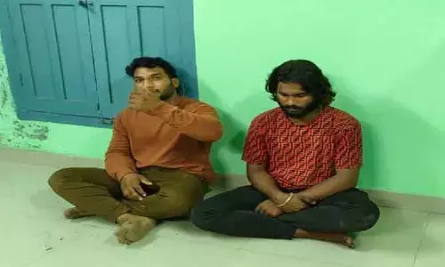 దొంగ‌త‌నానికి య‌త్నించిన యువ‌కులు అరెస్ట్