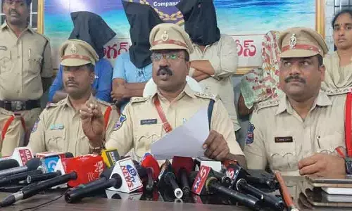 మంత్రగాడి మాయలో పడి భర్తను హతమార్చిన భార్య