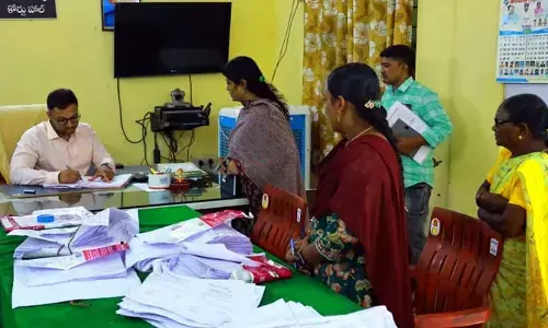Flash.. Flash.. మునగాల MRO ఆఫీసులో సగం మంది అధికారులను సస్పెండ్ చేసిన కలెక్టర్