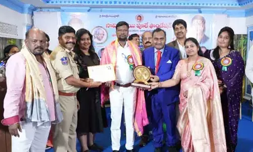 దమ్మని సాయిలుకు అంతర్జాతీయ ఐకాన్‌ అవార్డు