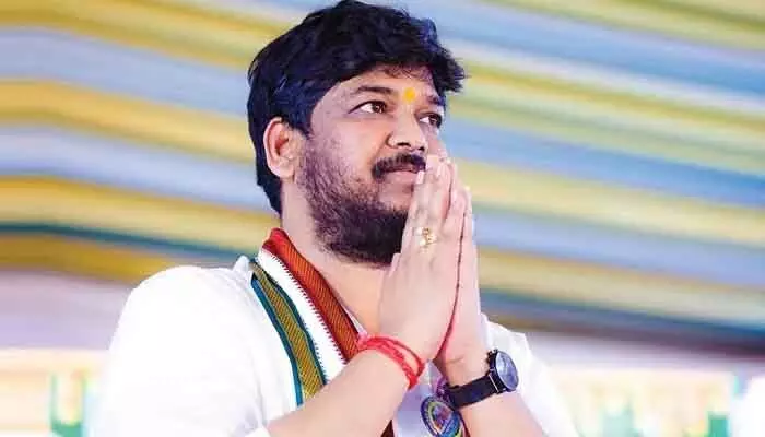 జూబ్లీహిల్స్ ఉపఎన్నిక అప్డేట్.. నామినేషన్ దాఖలు చేసిన నవీన్ యాదవ్ జూబ్లీహిల్స్ ఉపఎన్నిక అప్డేట్.. నామినేషన్ దాఖలు చేసిన నవీన్ యాదవ్