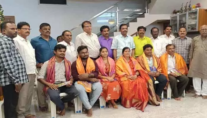 కళాకారులకు పుట్టినిల్లు వనపర్తి : సాహితీ కళావేదిక జిల్లా అధ్యక్షులు పలుస శంకర్ గౌడ్ కళాకారులకు పుట్టినిల్లు వనపర్తి : సాహితీ కళావేదిక జిల్లా అధ్యక్షులు పలుస శంకర్ గౌడ్