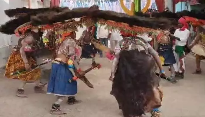 అదరగొట్టిన అతిధి గుసాడీలు అదరగొట్టిన అతిధి గుసాడీలు