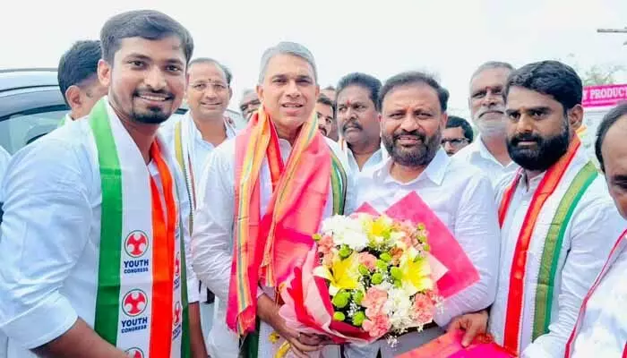 కాంగ్రెస్ పార్టీకి నిబద్ధత కలిగిన నాయకుడికే డీసీసీ అధ్యక్షుడి పదవీ : ఎమ్మెల్యే తోట లక్ష్మీ కాంతారావు కాంగ్రెస్ పార్టీకి నిబద్ధత కలిగిన నాయకుడికే డీసీసీ అధ్యక్షుడి పదవీ : ఎమ్మెల్యే తోట లక్ష్మీ కాంతారావు
