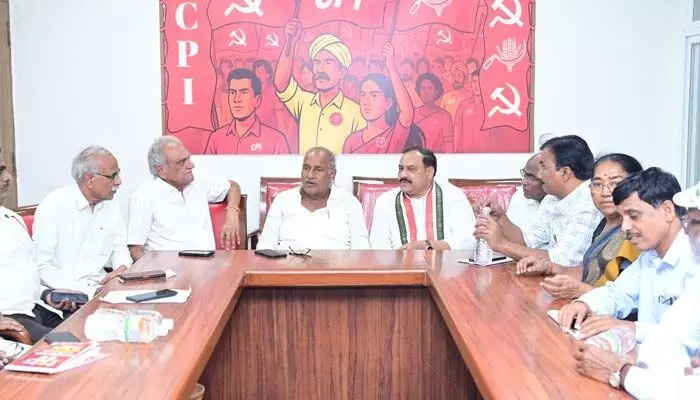 CPI: జూబ్లీహిల్స్ ఉప ఎన్నికలో కాంగ్రెస్ అభ్యర్థికి సీపీఐ సంపూర్ణ మద్దతు CPI: జూబ్లీహిల్స్ ఉప ఎన్నికలో కాంగ్రెస్ అభ్యర్థికి సీపీఐ సంపూర్ణ మద్దతు