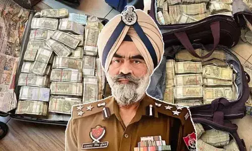 సీనియర్‌ ఐపీఎస్‌ ఇంట్లో గుట్టులుగా నోట్ల కట్టలు.. సీబీఐ అధికారుల మైండ్ బ్లాంక్