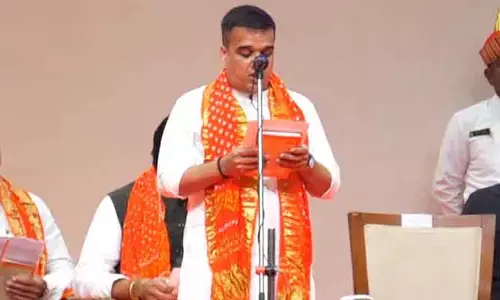 గుజరాత్ కేబినెట్ పునర్వ్యవస్థీకరణ.. డిప్యూటీ CMగా హర్ష్‌ సంఘ్వీ ప్రమాణం