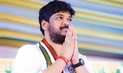 జూబ్లీహిల్స్‌ ఉపఎన్నిక అప్‌డేట్.. నామినేషన్‌ దాఖలు చేసిన నవీన్ యాదవ్