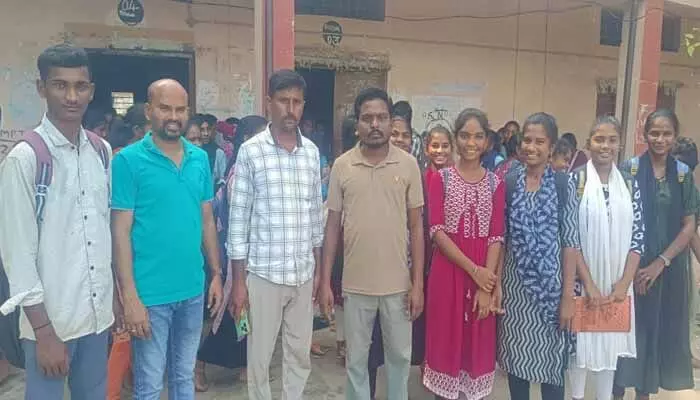 బీసీ బంద్ కి కాంగ్రెస్ మద్దతు బీసీ బంద్ కి కాంగ్రెస్ మద్దతు